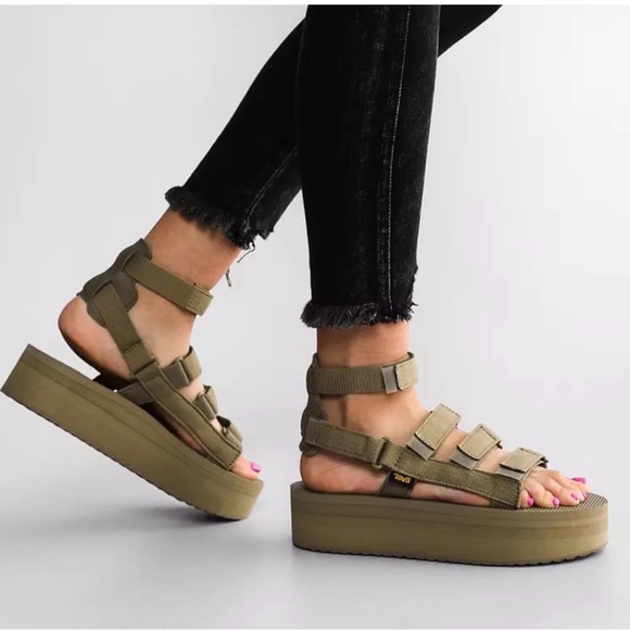 Teva Shoes - Teva Flatform Mevia Olive Green Women's 8 Platform Summer Festival